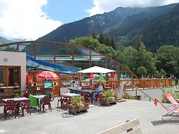 Spacious Holiday Home Near Center of Champagny