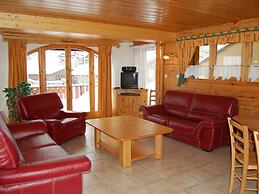 Spacious Holiday Home Near Center of Champagny