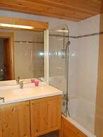 Spacious Holiday Home Near Center of Champagny