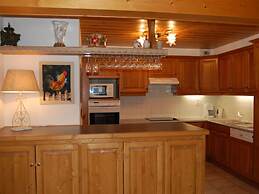 Spacious Holiday Home Near Center of Champagny