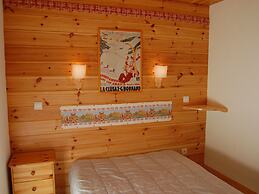 Spacious Holiday Home Near Center of Champagny