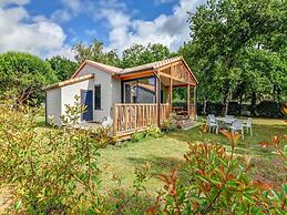 Serene Chalet in Hourtin Near Lake