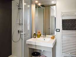 Serene Chalet in Hourtin Near Lake