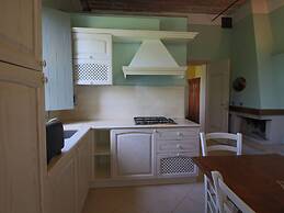 Beautiful Farmhouse in San Gimignano With Pool