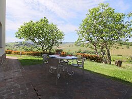 Beautiful Farmhouse in San Gimignano With Pool