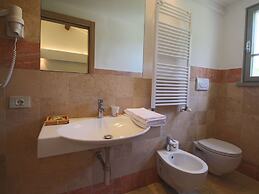 Beautiful Farmhouse in San Gimignano With Pool