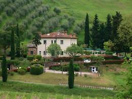 Beautiful Farmhouse in San Gimignano With Pool