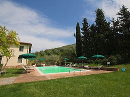 Beautiful Farmhouse in San Gimignano With Pool