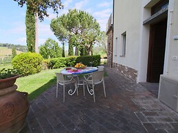 Beautiful Farmhouse in San Gimignano With Pool