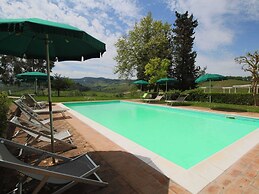 Beautiful Farmhouse in San Gimignano With Pool