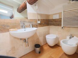 Beautiful Farmhouse in San Gimignano With Pool