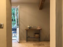 Beautiful Villa With Pool Near St.remy-de-provence