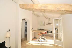 Beautiful Villa With Pool Near St.remy-de-provence