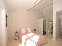 Beautiful Villa With Pool Near St.remy-de-provence