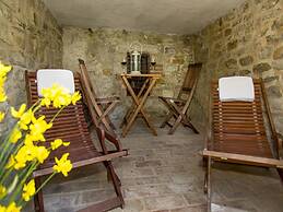 Lush Farmhouse in Umbertide With Pool