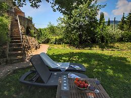 Lush Farmhouse in Umbertide With Pool