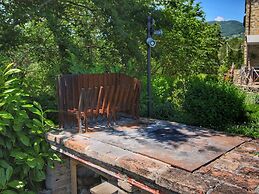Lush Farmhouse in Umbertide With Pool
