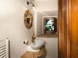 Lush Farmhouse in Umbertide With Pool