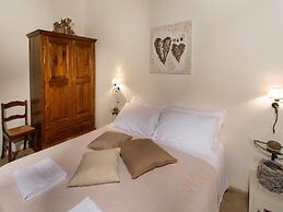 Lush Farmhouse in Umbertide With Pool