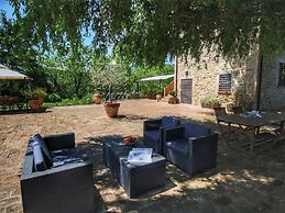 Lush Farmhouse in Umbertide With Pool