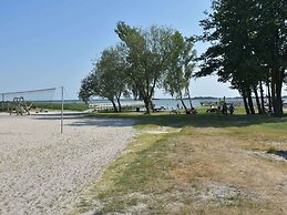 Spacious Apartment in Wieck auf dem Darb