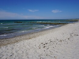 Spacious Apartment in Wieck auf dem Darb