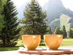 Spacious Chalet With Garden Near Ski Area in Tyrol