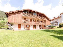 Spacious Chalet With Garden Near Ski Area in Tyrol