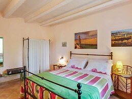 Farmhouse in Ville di Corsano Siena at the Centre