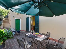 Farmhouse in Ville di Corsano Siena at the Centre