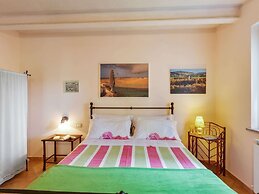 Farmhouse in Ville di Corsano Siena at the Centre