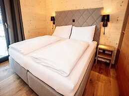 Majestic Chalet With Pool and Sauna