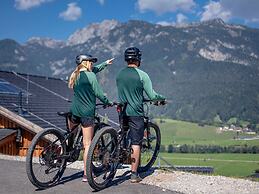 Majestic Chalet With Pool and Sauna