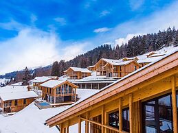 Majestic Chalet With Pool and Sauna