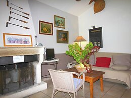Charming Cottage in Oppede Amidst Vineyards