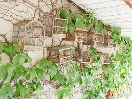 Charming Cottage in Oppede Amidst Vineyards