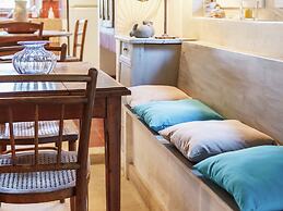 Charming Cottage in Oppede Amidst Vineyards