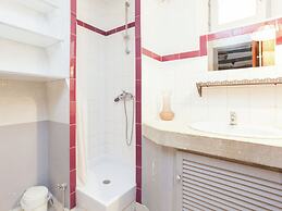 Charming Cottage in Oppede Amidst Vineyards