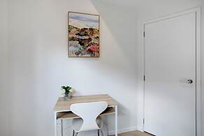 Urban Vogue Escape with Parking- Air-con