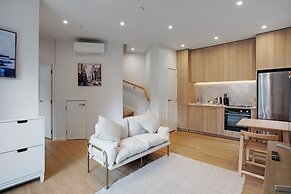 Urban Vogue Escape with Parking- Air-con