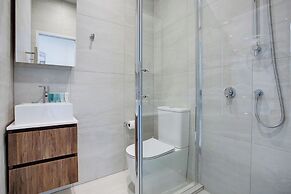 Urban Vogue Escape with Parking- Air-con