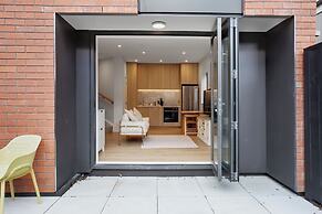 Urban Vogue Escape with Parking- Air-con