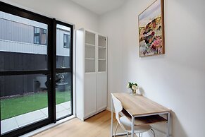 Urban Vogue Escape with Parking- Air-con