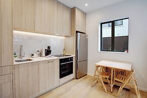 Urban Vogue Escape with Parking- Air-con