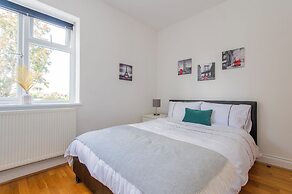 Gunnersbury Avenue