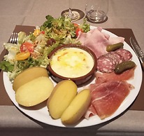 CONTACT HOTEL LE BOIS SAUVAGE