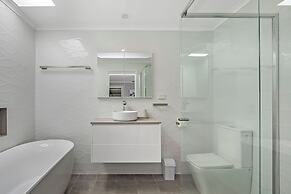 Shelly Beach Serenity