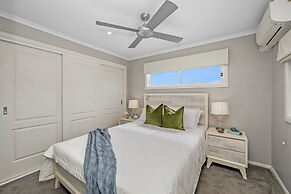 Shelly Beach Serenity