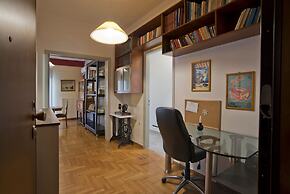 Baroness Apartment in Piraeus