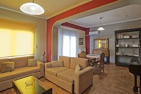 Baroness Apartment in Piraeus